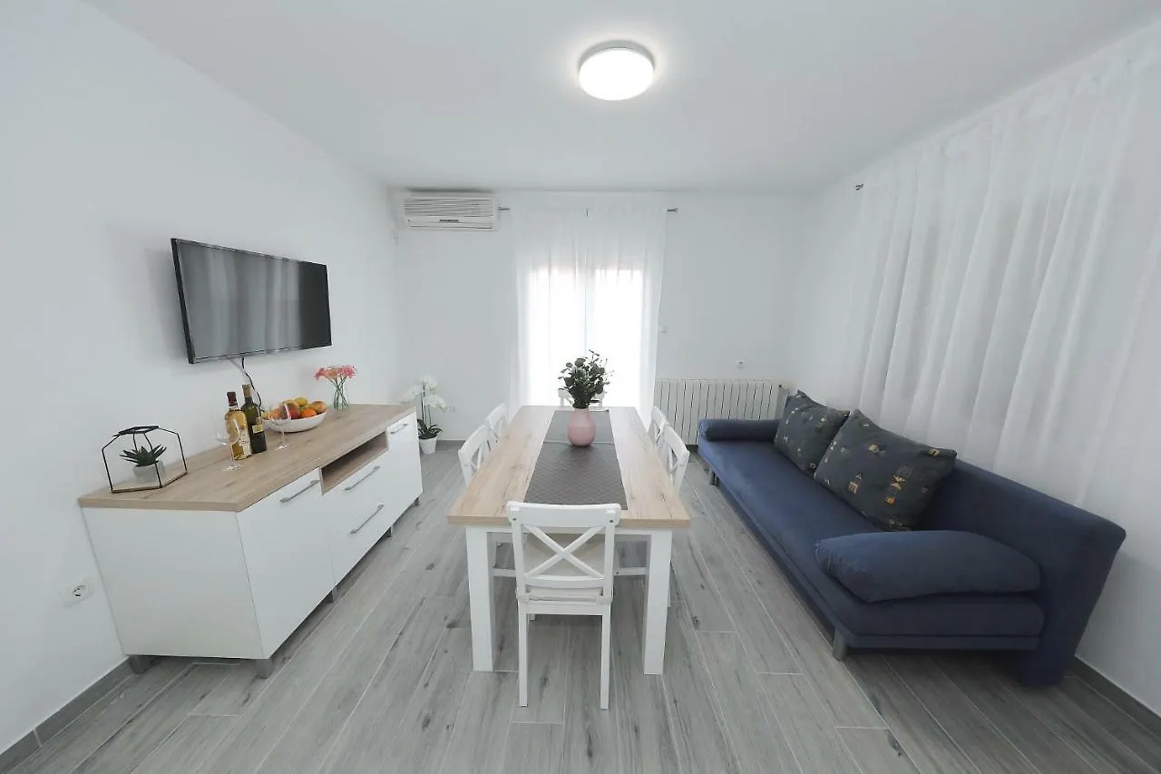 Apartmani Strpic Biograd Na Moru