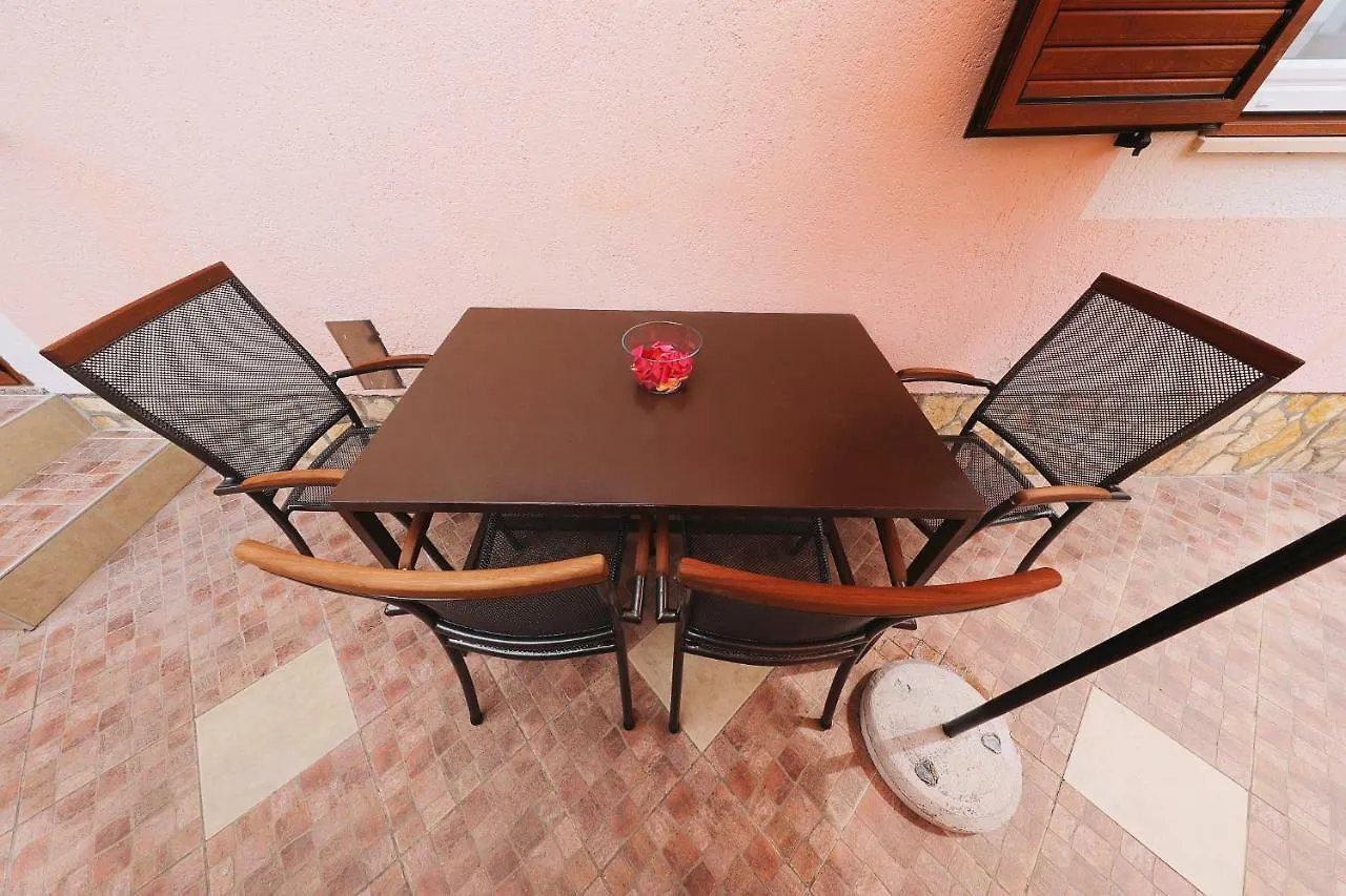 Apartmani Strpic Biograd Na Moru 0*,  Chorvatsko